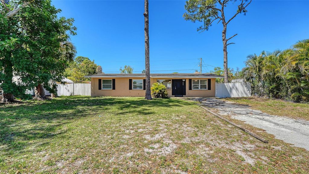 Image 1 of property listing at 6008 9TH STREET E, Bradenton, FL 34203