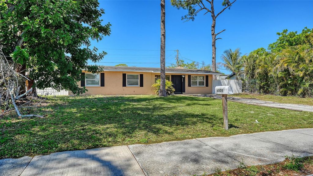 Image 2 of property listing at 6008 9TH STREET E, Bradenton, FL 34203