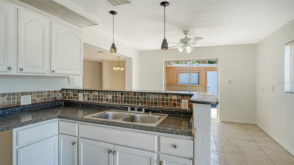 Image 15 of property listing at 6008 9TH STREET E, Bradenton, FL 34203