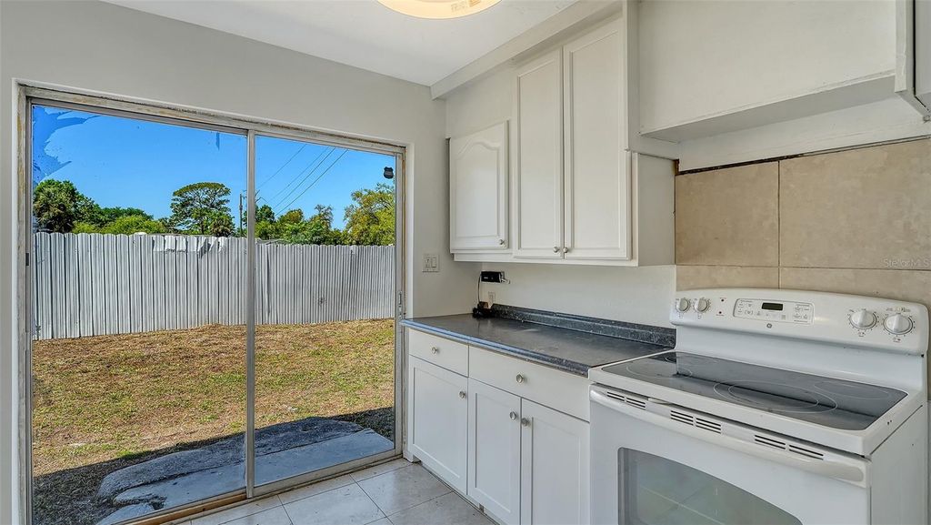 Image 16 of property listing at 6008 9TH STREET E, Bradenton, FL 34203