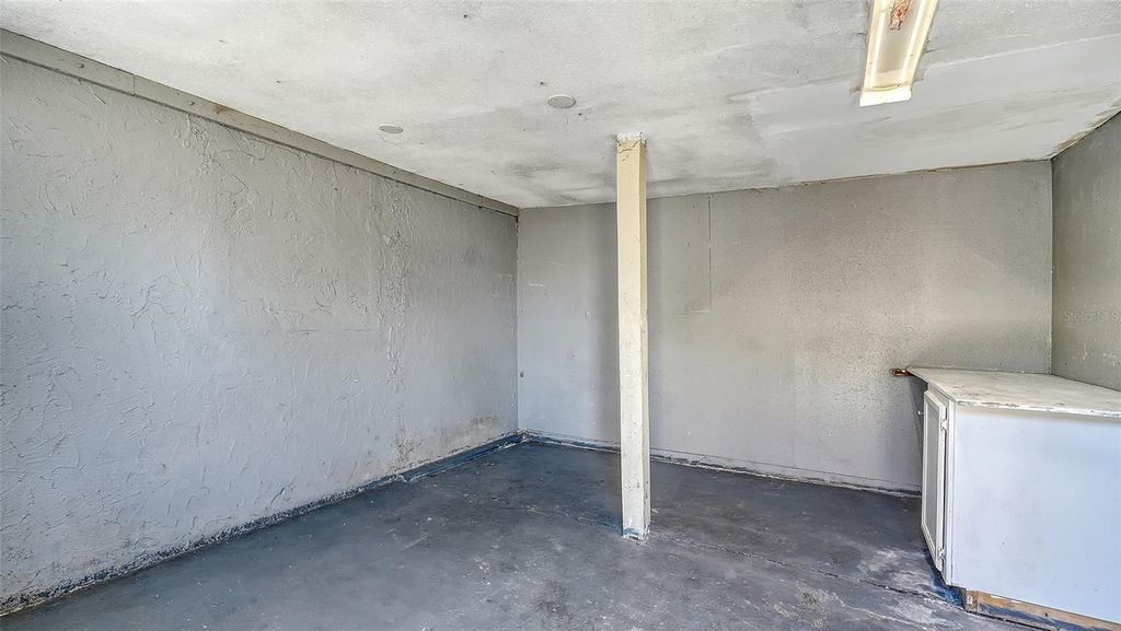 Image 30 of property listing at 6008 9TH STREET E, Bradenton, FL 34203