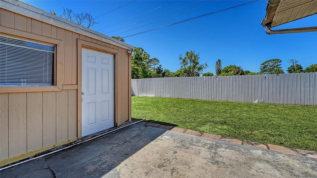 Image 31 of property listing at 6008 9TH STREET E, Bradenton, FL 34203