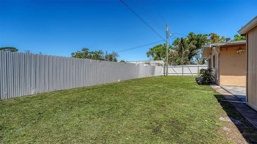 Image 33 of property listing at 6008 9TH STREET E, Bradenton, FL 34203