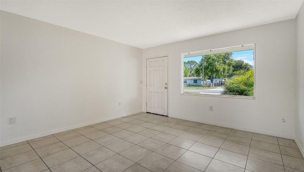 Image 8 of property listing at 6008 9TH STREET E, Bradenton, FL 34203
