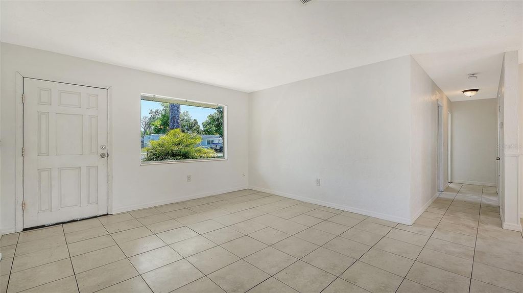 Image 9 of property listing at 6008 9TH STREET E, Bradenton, FL 34203