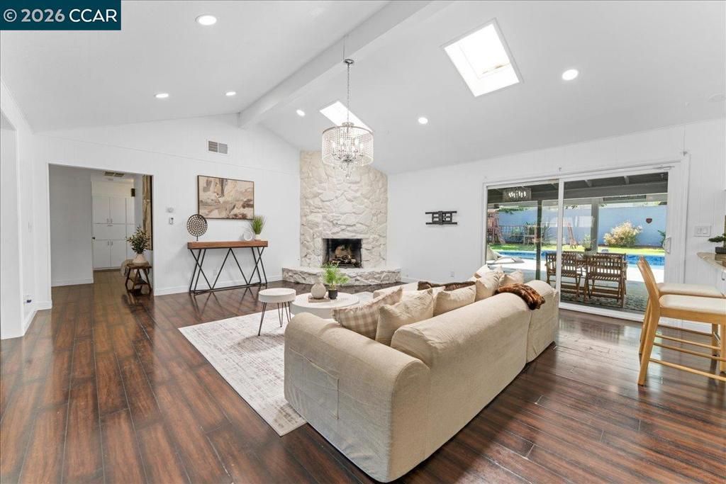 Image 13 of property listing at 8920 Barrhill Way, Fair Oaks, CA 95628