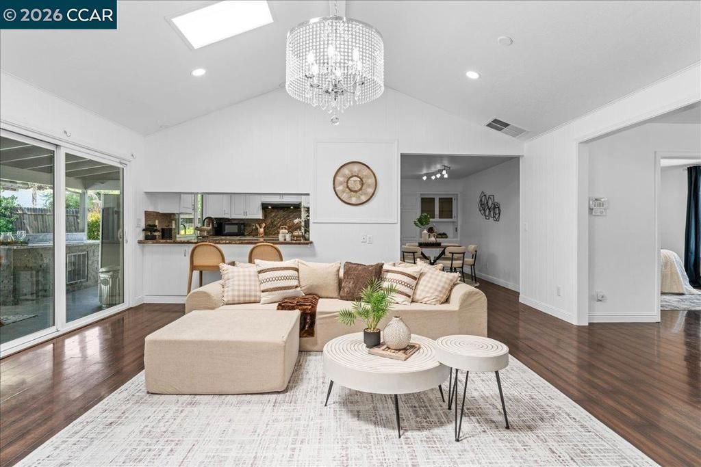 Image 15 of property listing at 8920 Barrhill Way, Fair Oaks, CA 95628