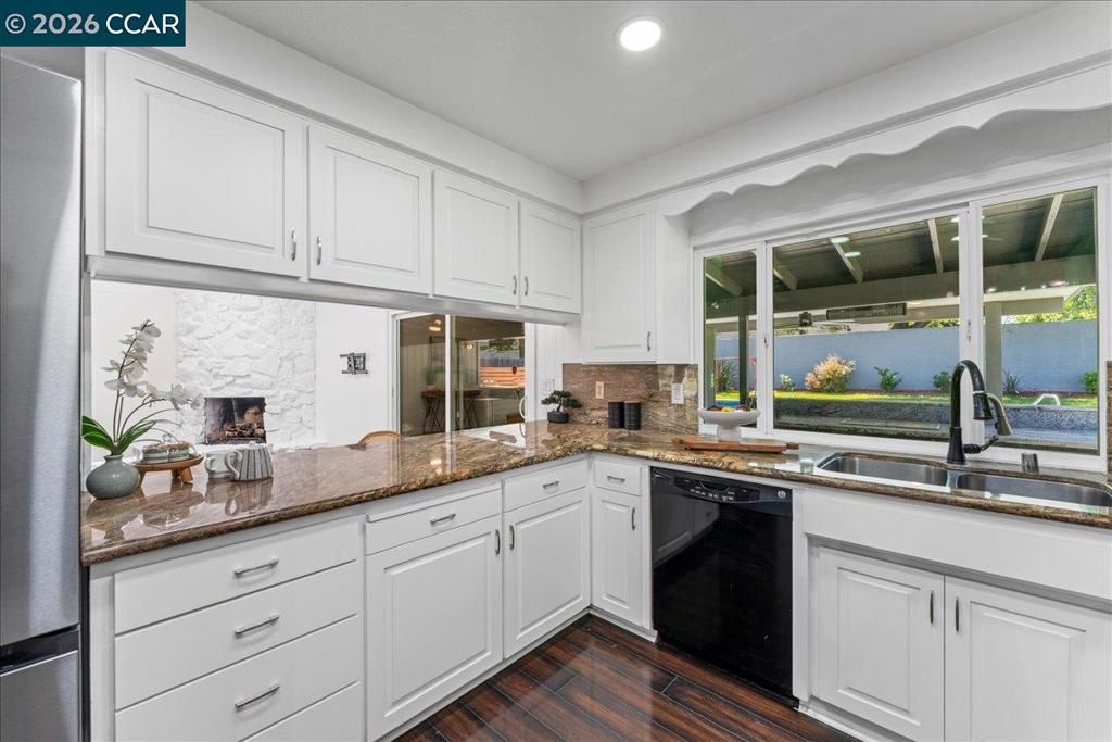 Image 18 of property listing at 8920 Barrhill Way, Fair Oaks, CA 95628