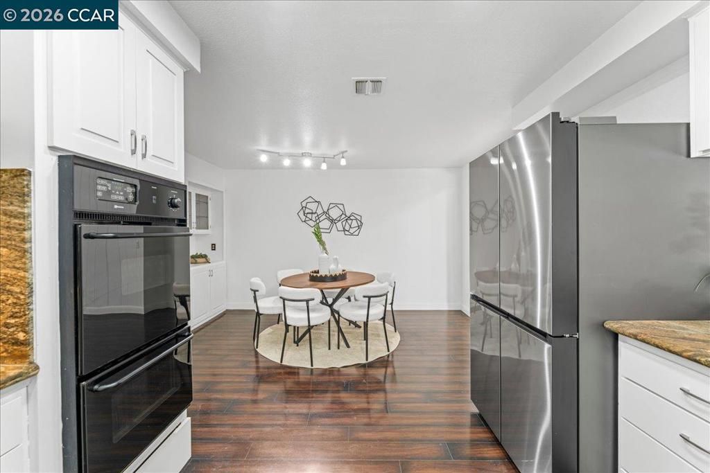 Image 21 of property listing at 8920 Barrhill Way, Fair Oaks, CA 95628