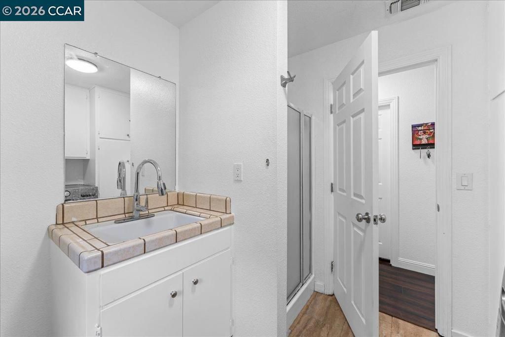 Image 26 of property listing at 8920 Barrhill Way, Fair Oaks, CA 95628