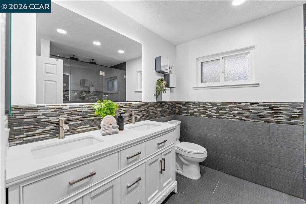 Image 41 of property listing at 8920 Barrhill Way, Fair Oaks, CA 95628