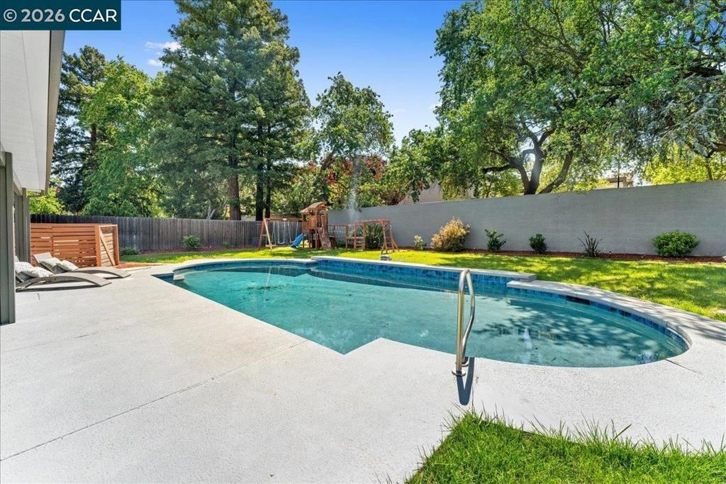 Image 49 of property listing at 8920 Barrhill Way, Fair Oaks, CA 95628