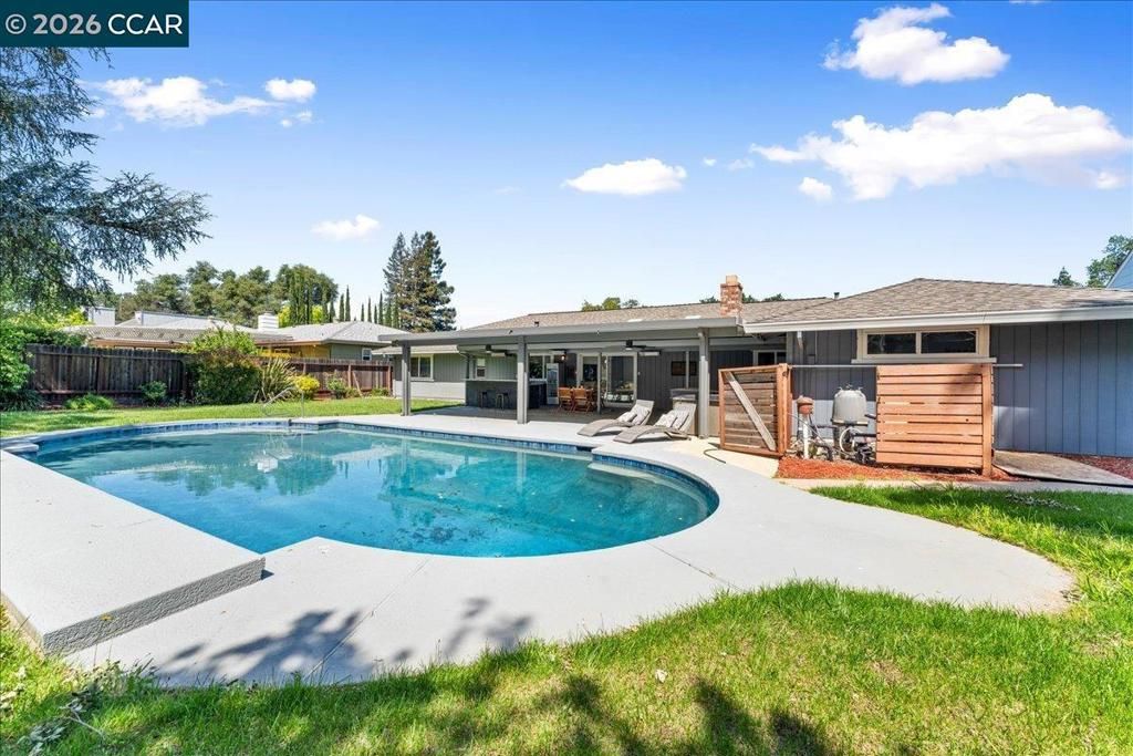 Image 50 of property listing at 8920 Barrhill Way, Fair Oaks, CA 95628