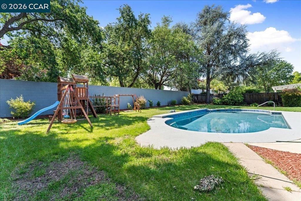 Image 51 of property listing at 8920 Barrhill Way, Fair Oaks, CA 95628