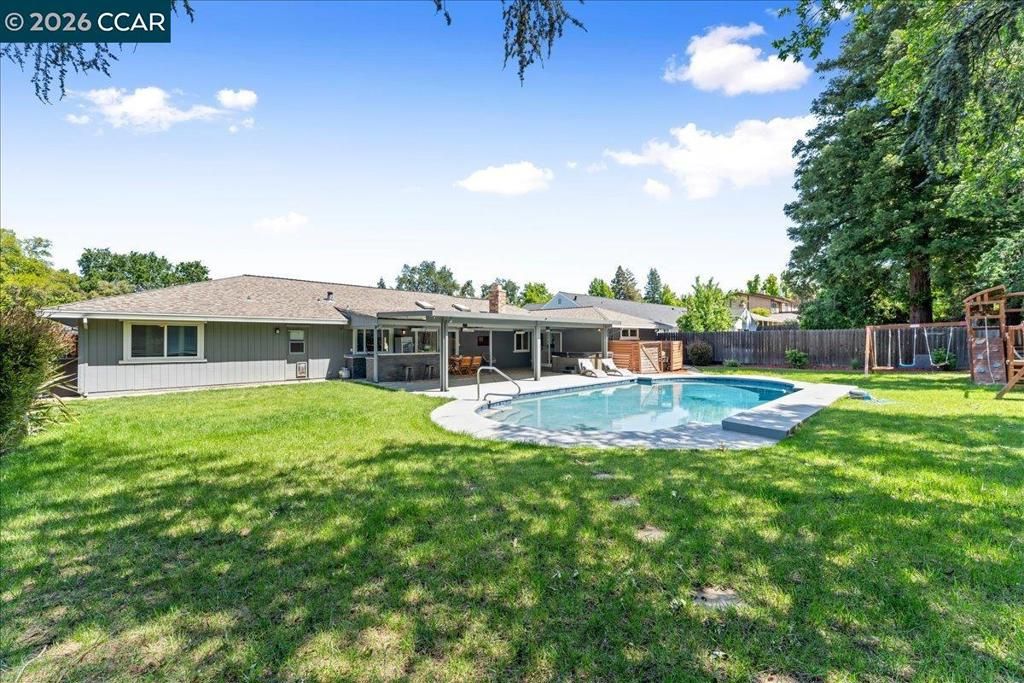 Image 53 of property listing at 8920 Barrhill Way, Fair Oaks, CA 95628