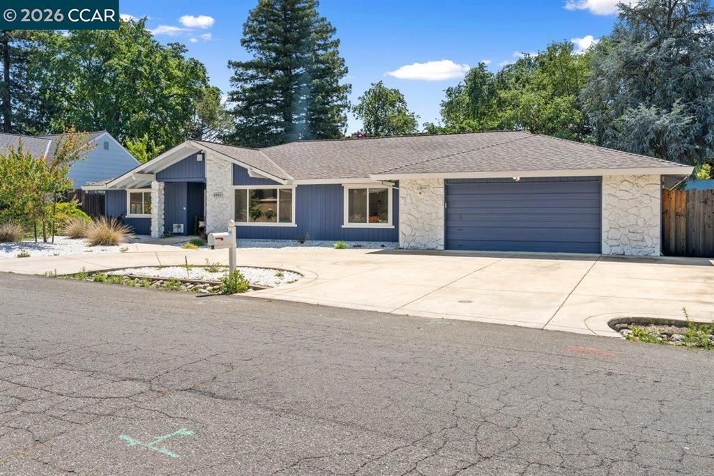 Image 59 of property listing at 8920 Barrhill Way, Fair Oaks, CA 95628