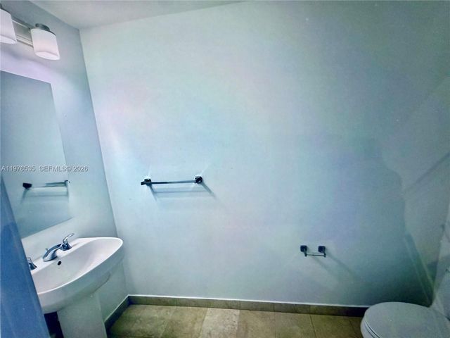 1060 Brickell Ave 3205, Miami, FL 33131