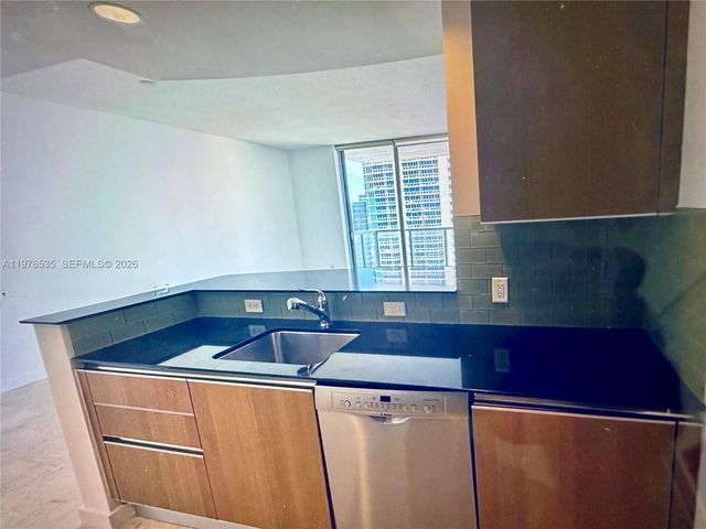 1060 Brickell Ave 3205, Miami, FL 33131