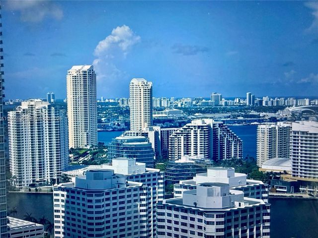 1060 Brickell Ave 3205, Miami, FL 33131