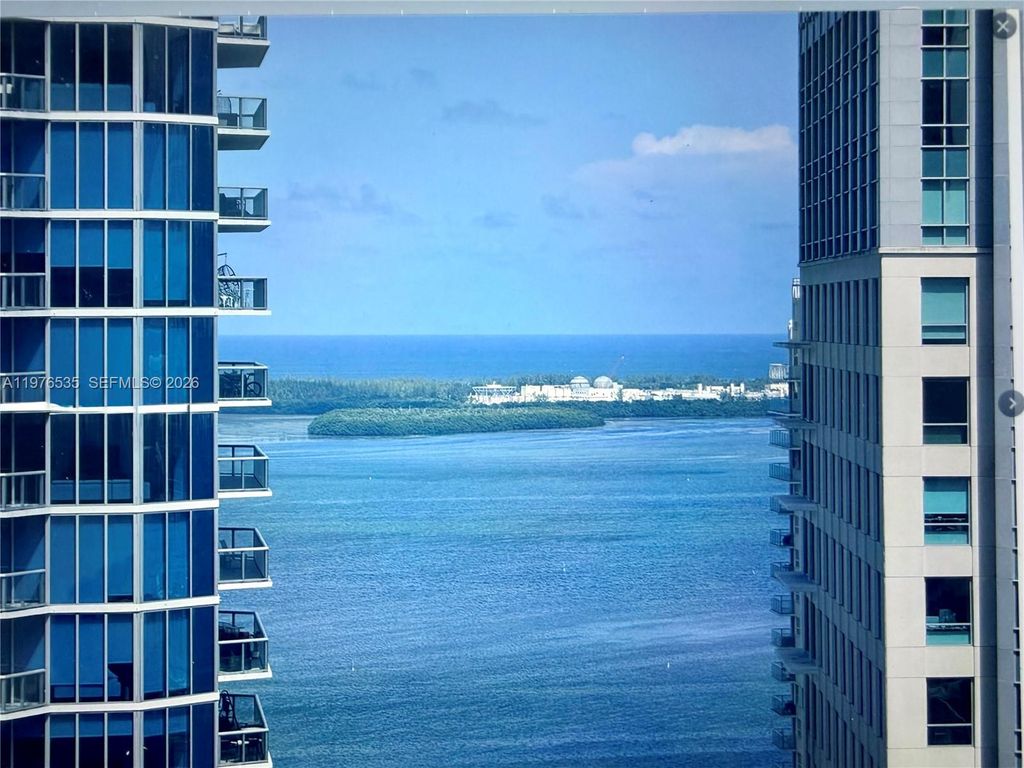 1060 Brickell Ave 3205, Miami, FL 33131