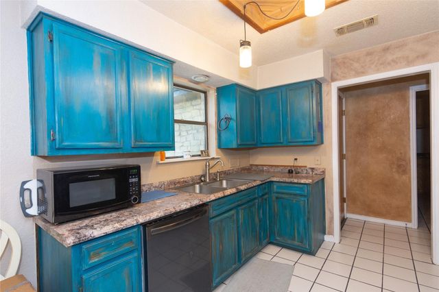 1810 Hermitage DR, Round Rock, TX 78681