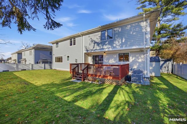 364 Clinton Avenue, Tenafly, NJ 07670