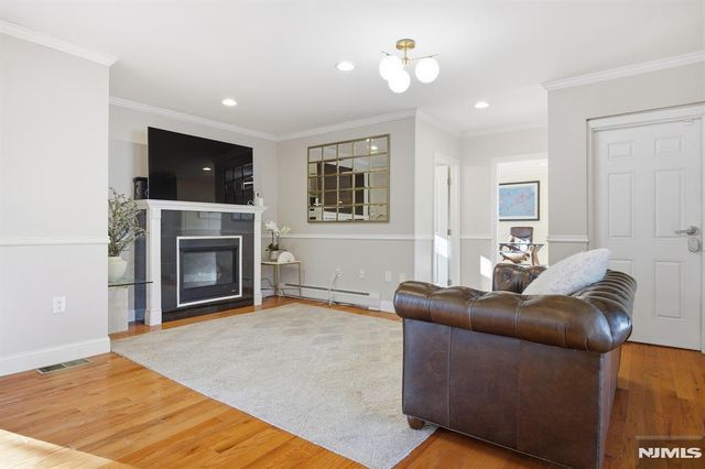 364 Clinton Avenue, Tenafly, NJ 07670