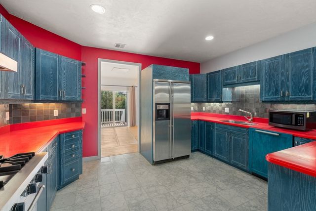 19 Dunstan St 19, Newton, MA 02465