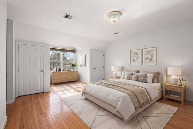 19 Dunstan St 19, Newton, MA 02465