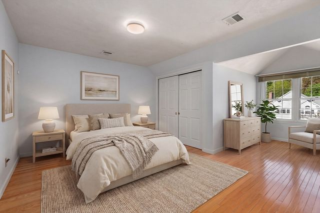 19 Dunstan St 19, Newton, MA 02465