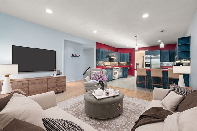 19 Dunstan St 19, Newton, MA 02465