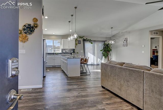 40 E Lyons Drive, Pueblo, CO 81007