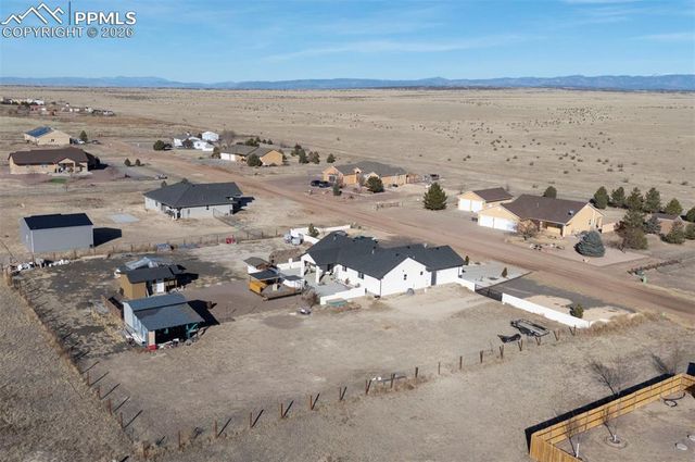 40 E Lyons Drive, Pueblo, CO 81007