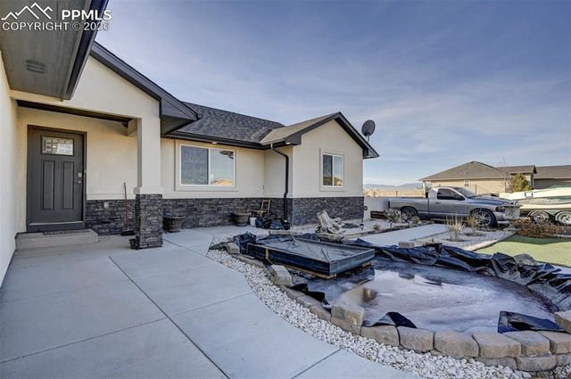 40 E Lyons Drive, Pueblo, CO 81007