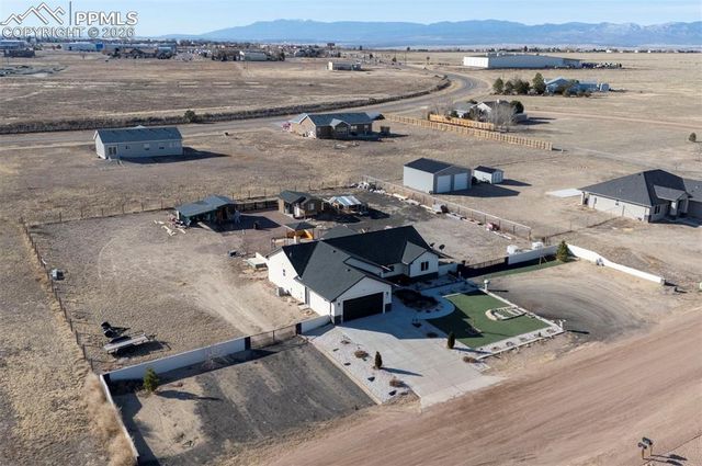 40 E Lyons Drive, Pueblo, CO 81007