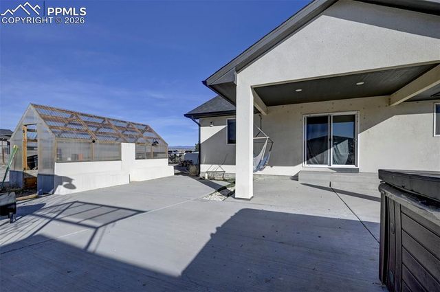 40 E Lyons Drive, Pueblo, CO 81007