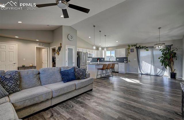 40 E Lyons Drive, Pueblo, CO 81007