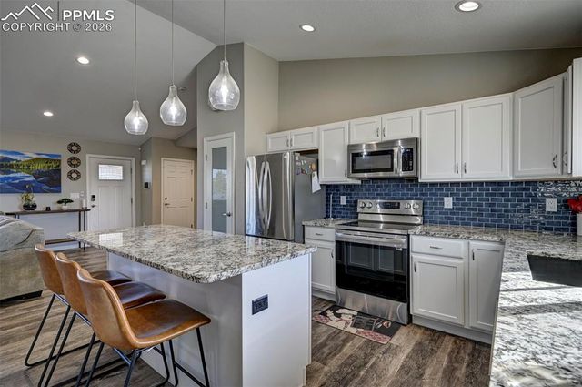 40 E Lyons Drive, Pueblo, CO 81007