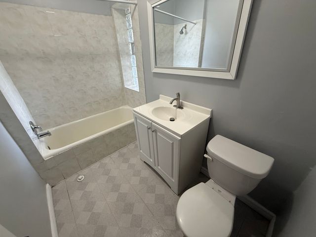 5103 W 21st Street 10, Cicero, IL 60804