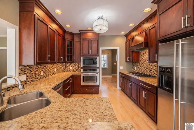 158 Edison Dr., Calvert City, KY 42029