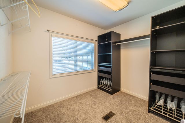 158 Edison Dr., Calvert City, KY 42029