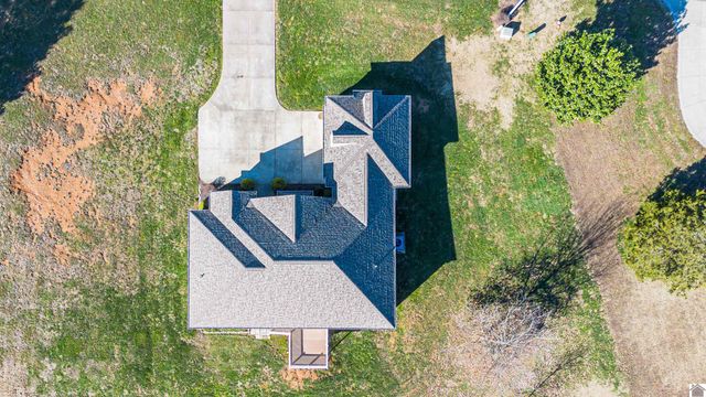 158 Edison Dr., Calvert City, KY 42029