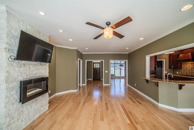 158 Edison Dr., Calvert City, KY 42029