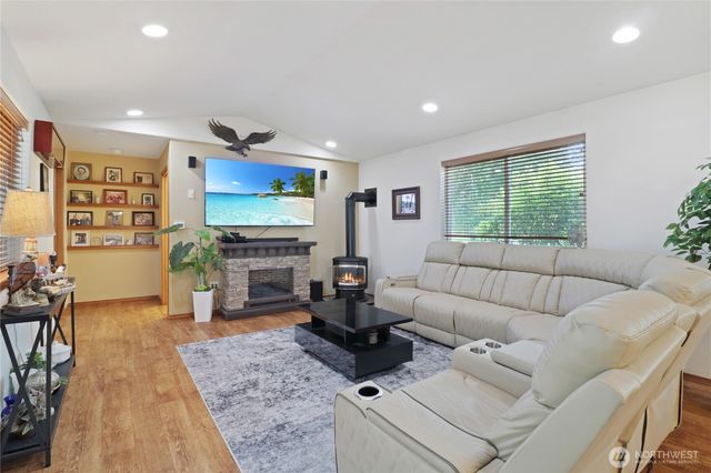 290 E Budd Drive, Shelton, WA 98584
