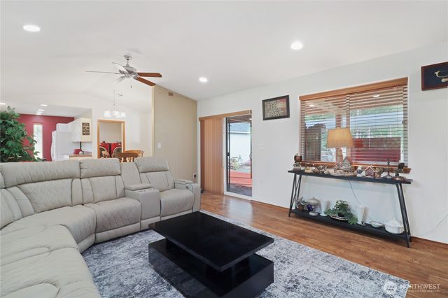 290 E Budd Drive, Shelton, WA 98584