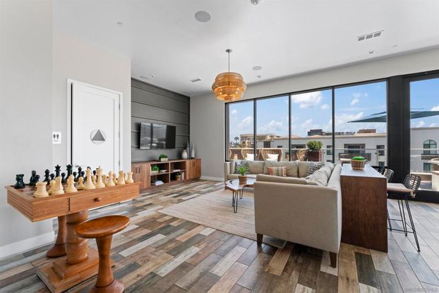 355 N Cleveland Street, Oceanside, CA 92056