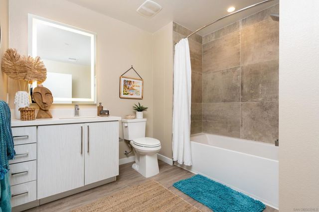 355 N Cleveland Street, Oceanside, CA 92056