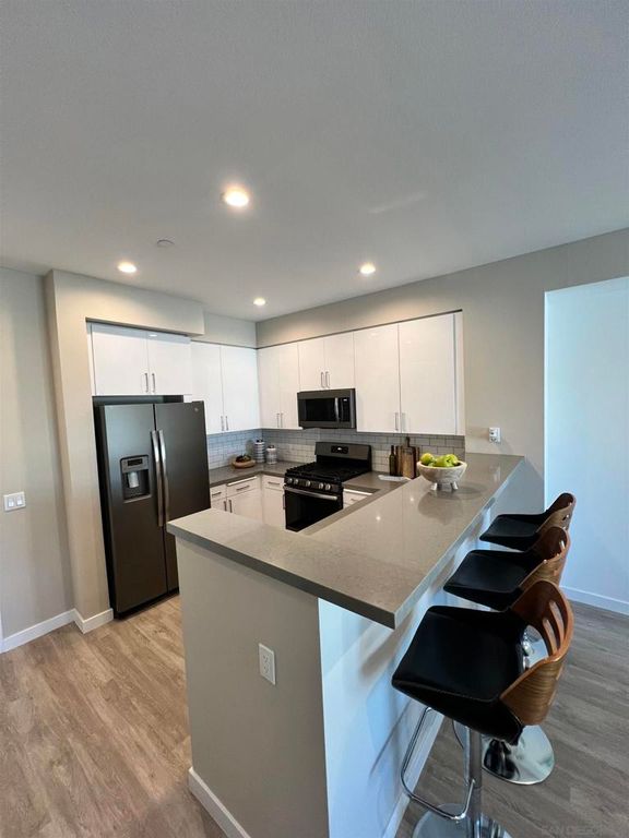 Image 4 of property listing at 355 N Cleveland Street, Oceanside, CA 92056