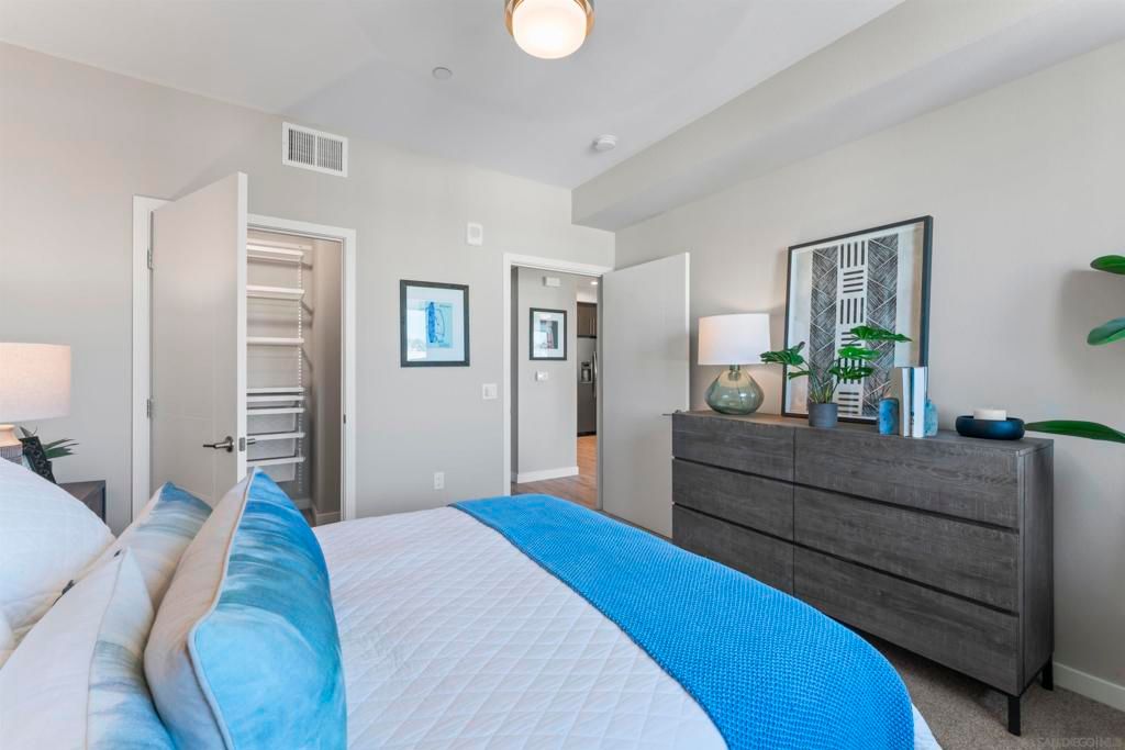 Image 7 of property listing at 355 N Cleveland Street, Oceanside, CA 92056