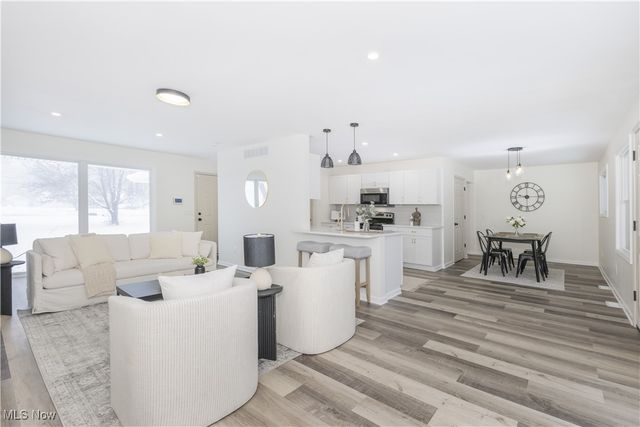 5679 Wilson Mills Road, Highland Heights, OH 44143